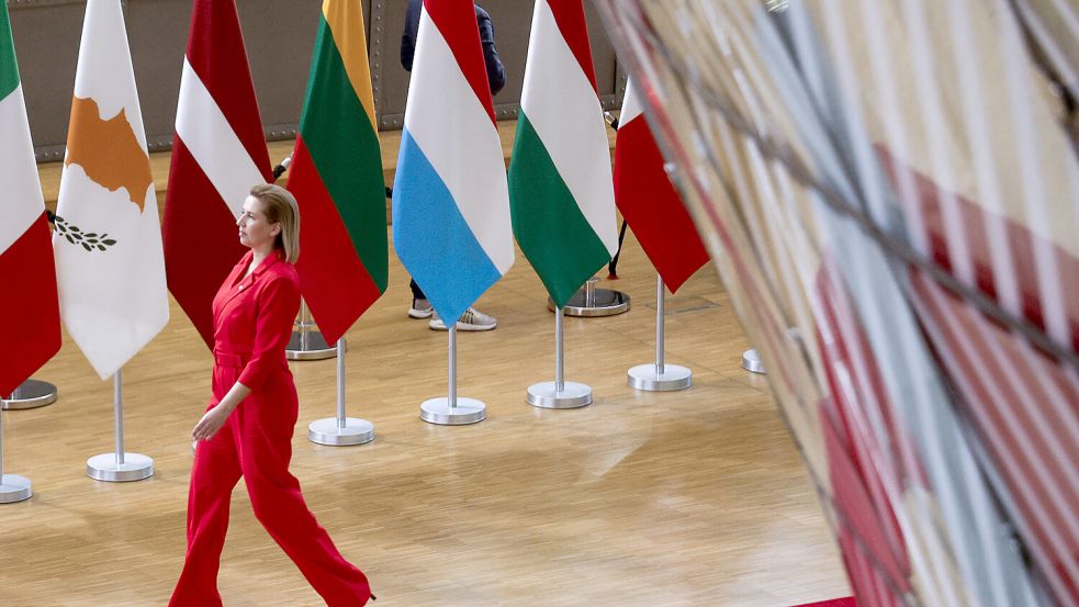 In Brüssel wird über strenge Asylgesetze diskutiert, und Dänemark gilt als Vorreiter. Premierministerin Mette Frederiksen zeigt sich zufrieden. Foto: dpa/Omar Havana