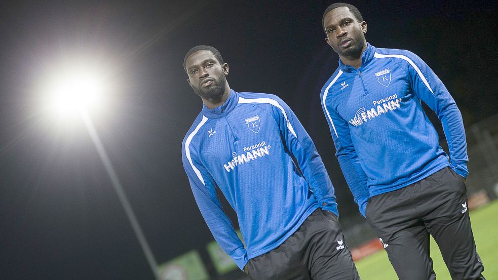2019 spielte Samuel Adeniran (links) zusammen mit seinem Bruder Ayo für Kickers Emden. Archivfoto: Doden/Emden