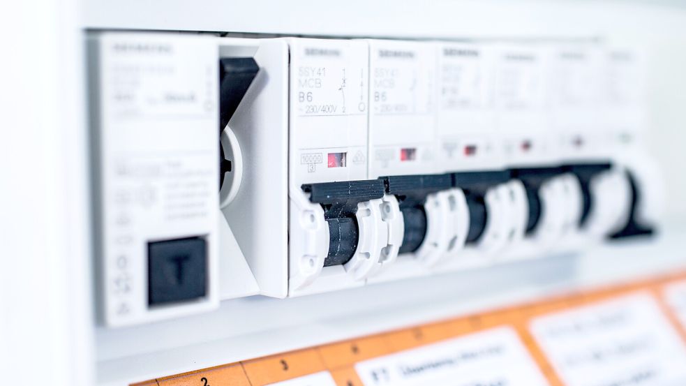 In Steenfelde gab es an diesem Dienstag einen Stromausfall. Das Symbolfoto zeigt einen Teil eines Sicherungskastens. Foto: marcus_hofmann/stockadobe.com