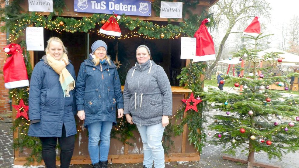Der TUS Detern beim Waffelbacken. Foto: privat