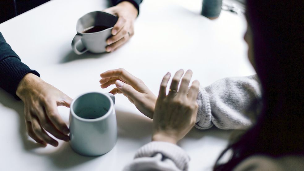 In einer Reihe faszinierender Experimente zeigen die Forscherinnen, wie Zustimmung die Wahrnehmung verzerrt und selbst schlechtere Zuhörer in positivem Licht erscheinen lässt. Foto: Unsplash/Priscilla Du Preez