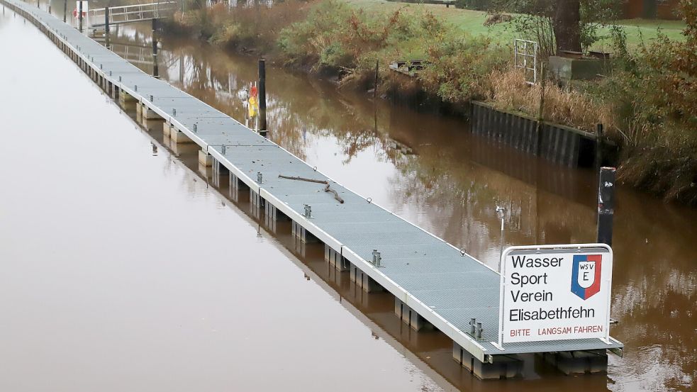 Der WSV Elisabethfehn bekommt eine Zuwendung von 8000 Euro aus der Gemeindekasse. Damit sollen die Dalben am vereinseigenen Bootssteg in Osterhausen erneuert werden. Foto: Passmann