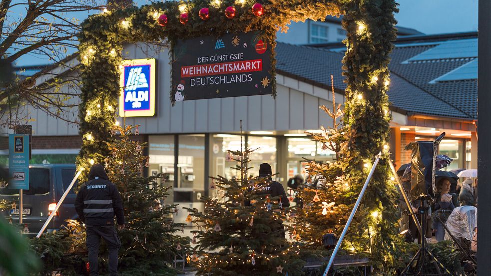 In vier deutschen Städten baut Aldi günstige Weihnachtsmärkte auf, wo der Glühwein einen Euro kosten soll. Foto: Aldi Süd