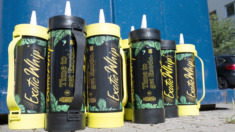 In Deutschland ist Lachgas bislang quasi unreguliert verfügbar. Foto: dpa/Boris Roessler