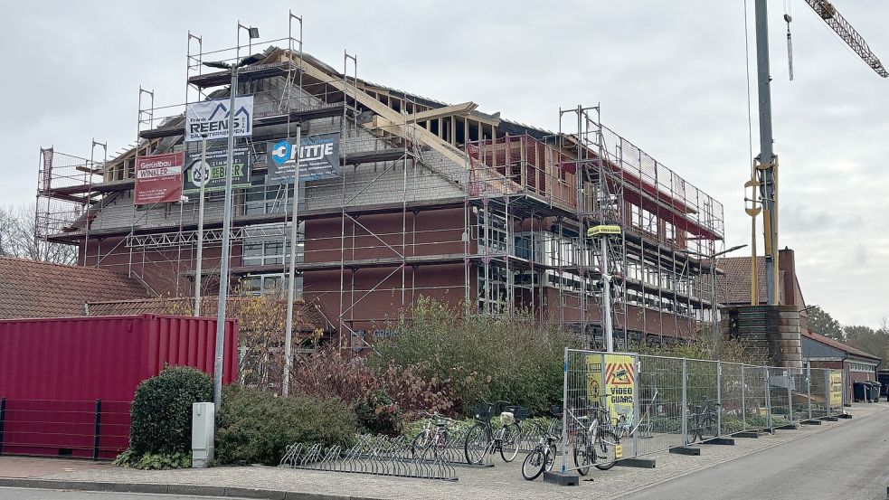 Zurzeit wird die Grundschule Ostrhauderfehn saniert. Im kommenden Jahr soll das Vorhaben abgeschlossen sein.