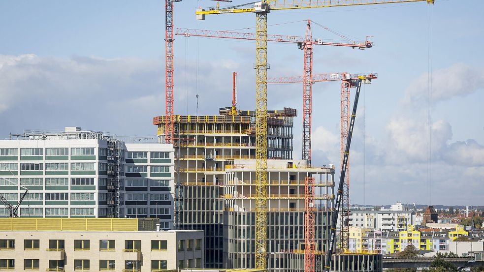 Die Anzahl der Baugenehmigungen ist weiter zurückgegangen. Können beschlossene politische Maßnahmen eine Trendwende einleiten? Foto: IMAGO/photothek