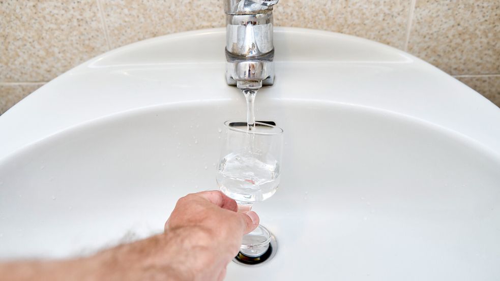 In einer Region auf Mallorca sollten Urlauber kein Wasser aus der Leitung trinken. Foto: IMAGO/Bihlmayerfotografie
