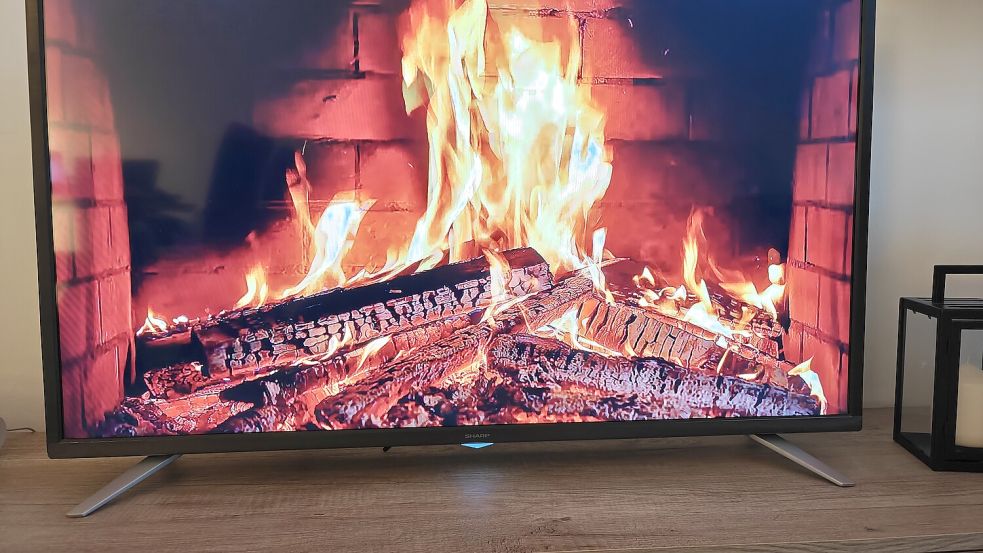 Ein Feuer auf dem Fernseher hat die Feuerwehr in Baden-Württemberg alarmiert. Foto: Patrick Kern