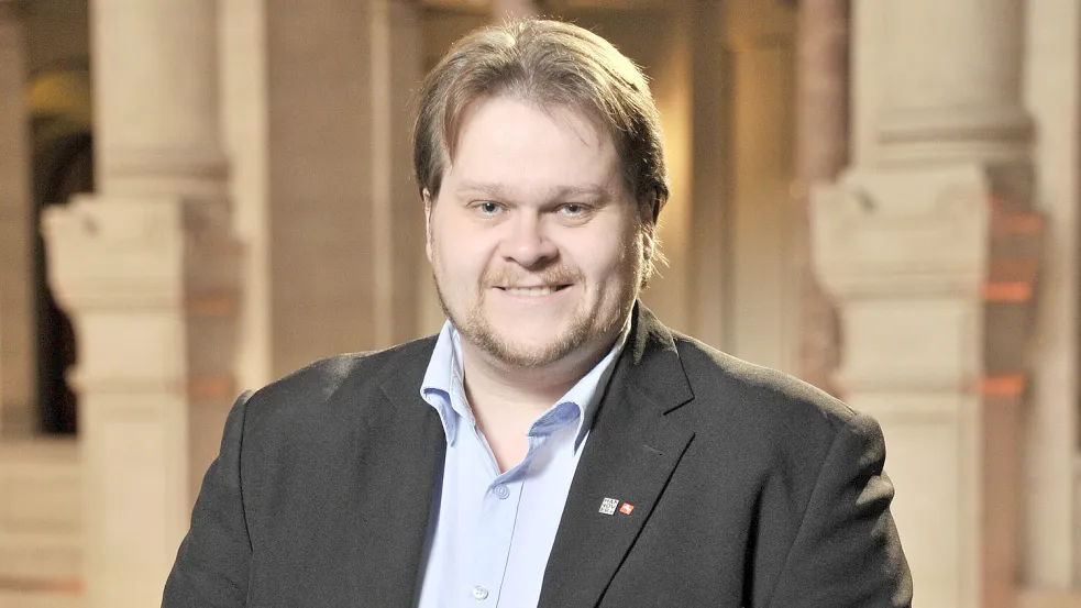 Lars Kelich, Hannovers SPD-Fraktionschefs, kündigt nach dem Skandal rund um die Überwachung von Verwaltungsangestellten seinen Rücktritt an. Foto: IMAGO/Henning Scheffen