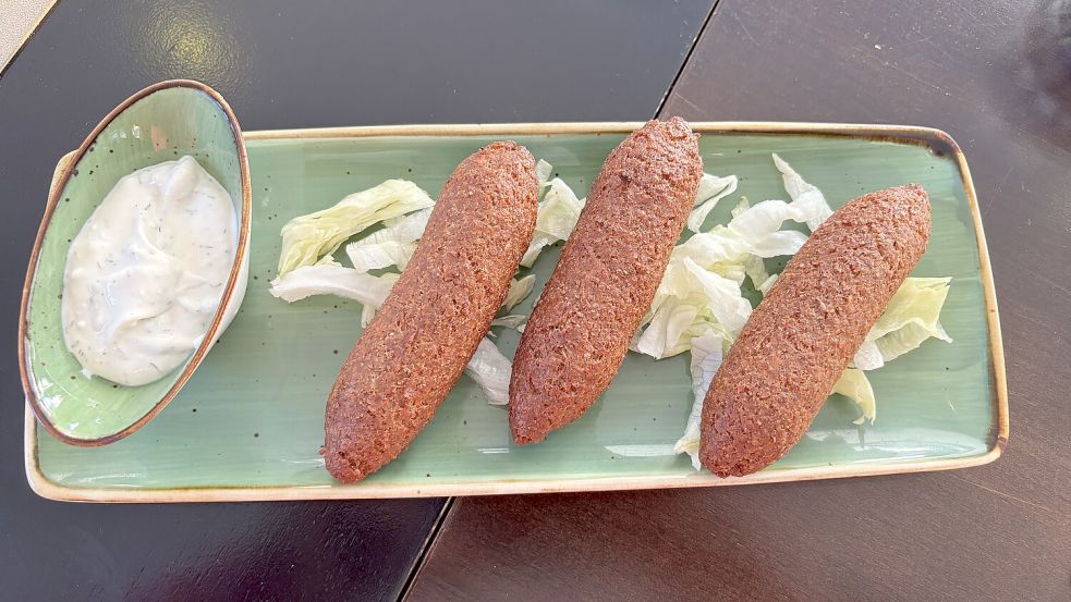 Icli Köfte sind mit Hackfleisch gefüllte Bulgurbällchen.