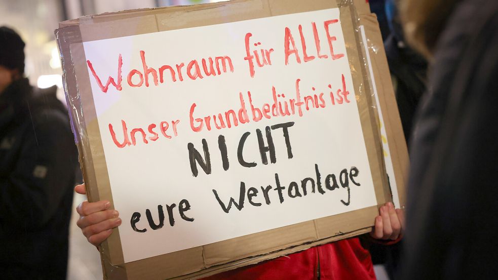 Wachsender Unmut: In Hamburg demonstrieren Menschen für bezahlbares Wohnen. Foto: dpa/Christian Charisius