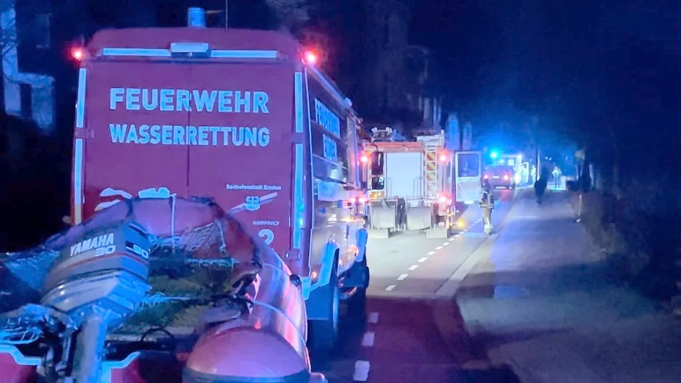 Feuerwehr und Rettungsdienst mussten am frühen Samstagmorgen für eine Personenrettung ausrücken. Foto: Dirks