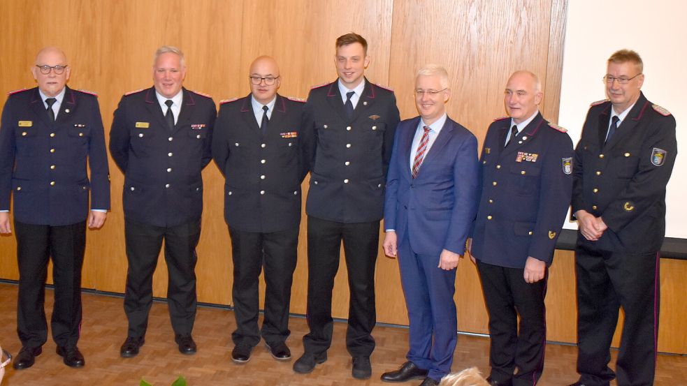 Stellten sich zum Gruppenfoto auf: (von links) Peter Eggers, Sirke Siebens, Bernd Haskamp, Matthias Ihler, Matthias Groote, Ralf Heykants und Ernst Berends.