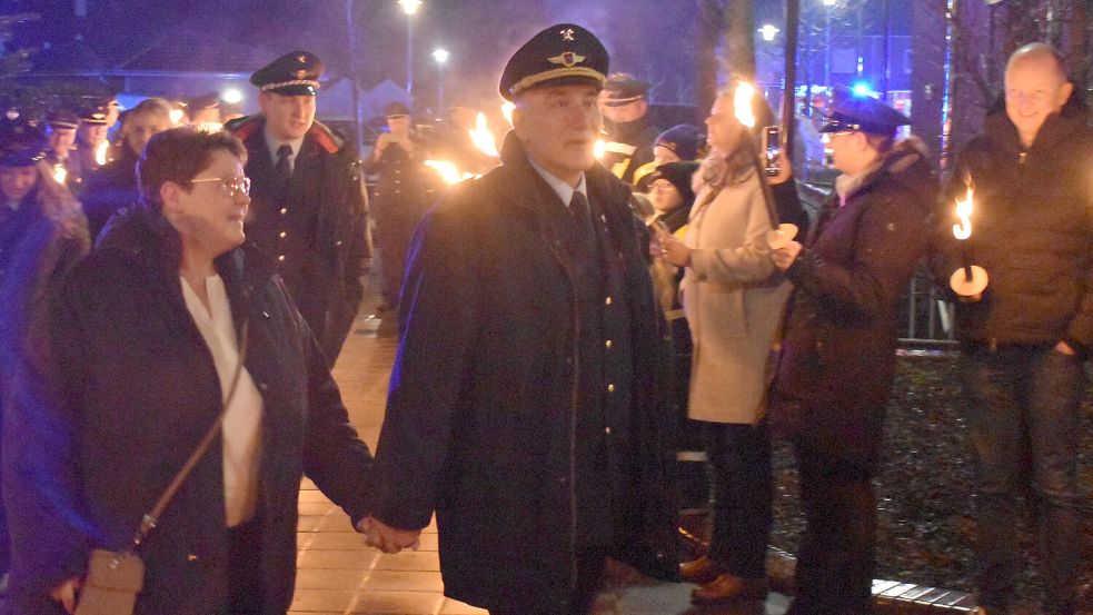 Die Kameraden standen Spalier für Ralf Heykants und seine Frau.