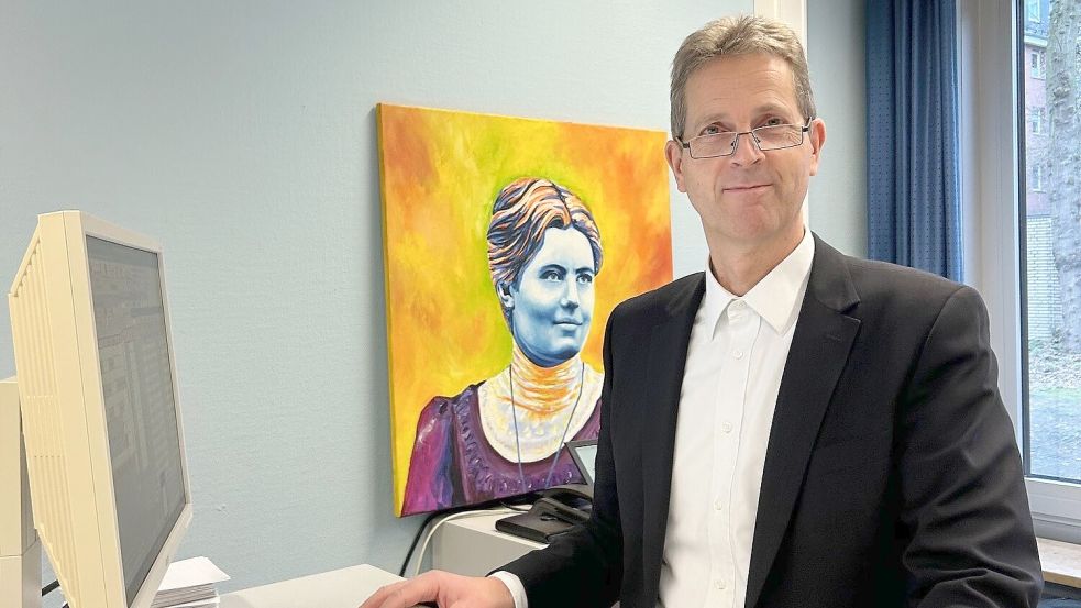 Greift bei Verstößen seiner Schüler durch: Sven Kertelhein ist Schulleiter am Louise Weiss Gymnasium in Hamburg. Foto: Louise Weiss Gymnasium