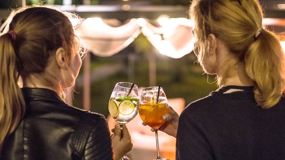 Ein Cocktail ist Touristen in einem Urlaubsort zum Verhängnis geworden. Foto: IMAGO/Pond5 Images