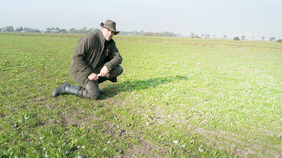 Landwirt Hero Schulte macht schon seit vielen Jahren immer wieder auf die Schäden aufmerksam. Foto: Gettkowski/Archiv