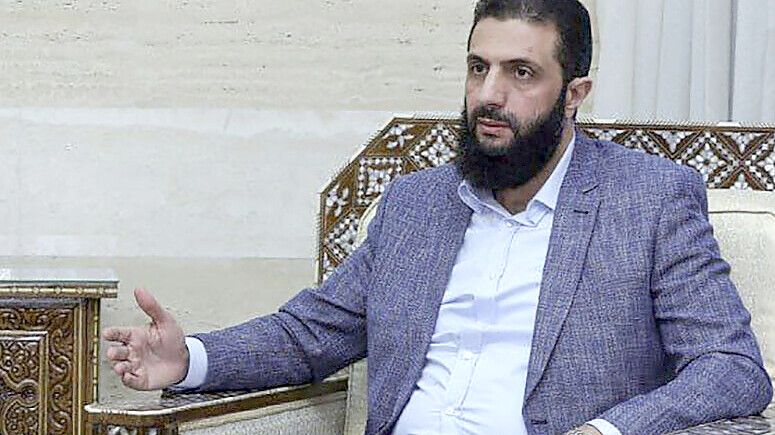 Sucht den internationalen Kontakt: HTS-Rebellen-Anführer Ahmed al-Scharaa Foto: picture alliance/dpa/SANA via AP