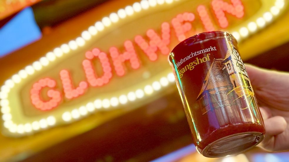 Glühwein ist für viele Leeraner das Standardgetränk zur Weihnachtszeit. Foto: Ortgies