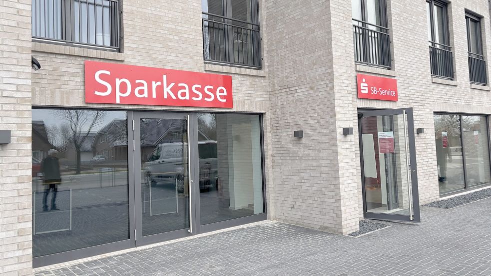 Die neue Sparkassenfiliale an der Hauptstraße in Ostrhauderfehn. Foto: Ammermann