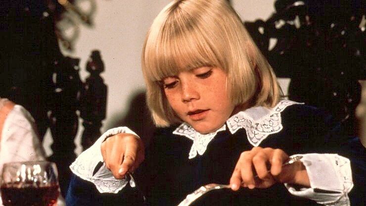 Mahlzeit: Gleich wird „Der kleine Lord “ Ceddie Errol (Ricky Schroder) allen ein „frohes, gesegnetes Fest“ wünschen. Foto: Archiv