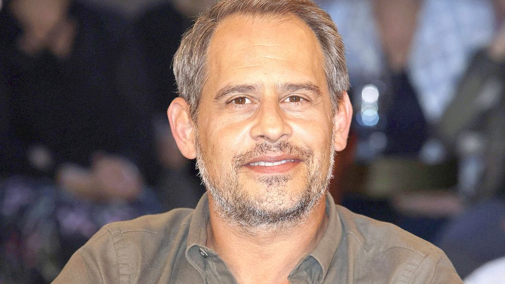 Der Schauspieler Moritz Bleibtreu kocht leidenschaftlich gerne. Auch an Weihnachten stellt meist er sich für seine Familie in die Küche. Foto: IMAGO/Future Image