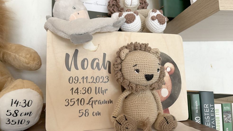 Gegen das Vergessen: An vielen Stellen im Haus sind die Geburtsdaten des kleinen Noah zu finden.