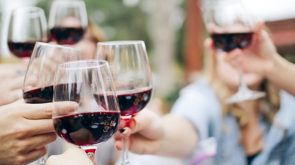 Der Trend geht weg von schweren Rotweinen und hin zu leichteren Getränken mit weniger Alkoholgehalt. Foto: Unsplash/Kelsey Knight
