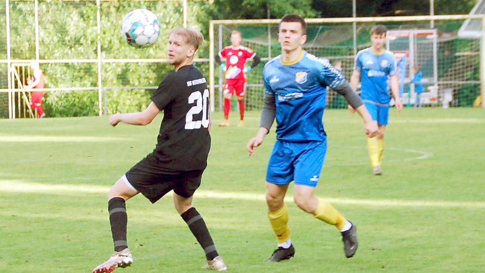 Lukas Yzer (links) wechselt nach einem halben Jahr zurück nach Stapelmoor. Fotos: Reemts