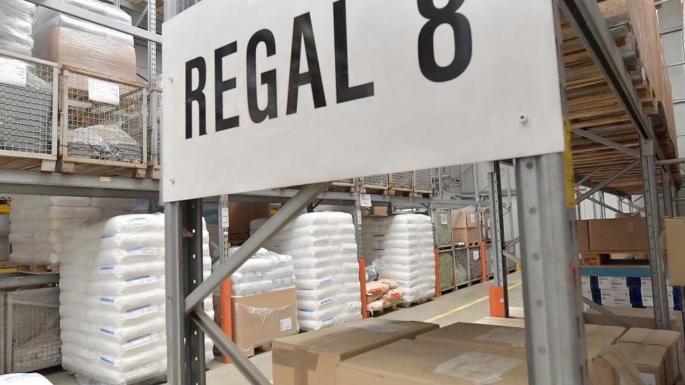 Im Materiallager liegt bereits das Kunststoffgranulat bereit. Foto: Ortgies