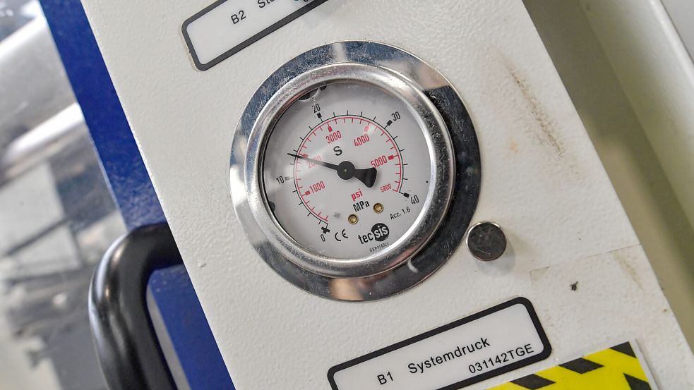 Bei der Produktion werden die zwei Teile des Werkzeugs mit hohem Druck zusammengepresst. Foto: Ortgies
