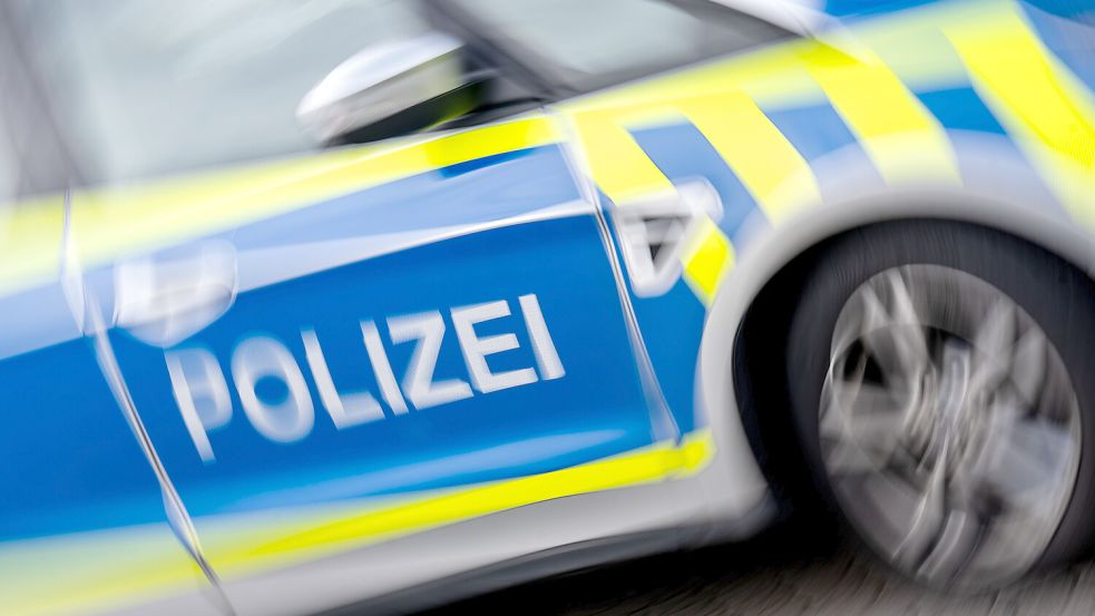 Ein 18-Jähriger stirbt durch einen Baustellenunfall: Die Polizei ermittelt wegen falscher Unfallangaben. Foto: dpa/Hendrik Schmidt