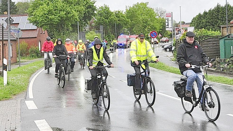 Wie schon in den vergangenen Jahren hatten Einwohner von Oldersum und Riepe im Mai 2024 bei einem Fahrradkorso auf die gefährliche Situation an der L1 aufmerksam gemacht. Foto: Wolters/Archiv