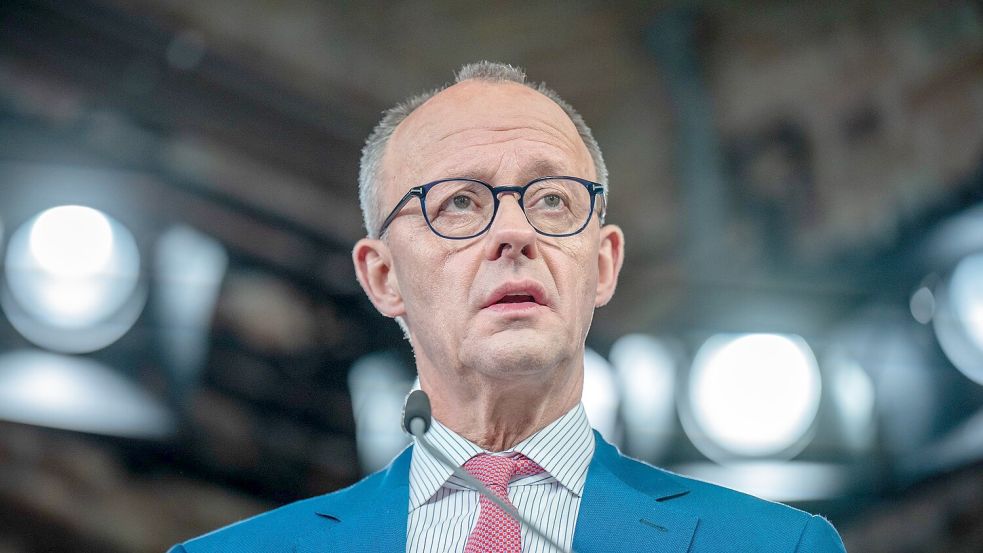 30 Prozent weniger Asylanträge gab es im vergangenen Jahr. CDU-Kanzlerkandidat Friedrich Merz reicht der Rückgang noch lange nicht. Foto: dpa/Michael Kappeler