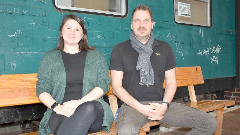 Martina Neubarth und Steven Jongmans wollen den „Waggon“ wieder attraktiver machen. Fotos: Zein