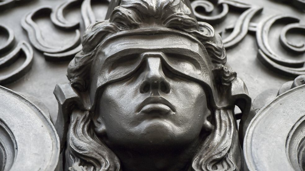 Die Polizei hält ihn für unschuldig, die Staatsanwaltschaft für den Täter: Wie kann das sein? Foto: dpa/Sonja Wurtscheid