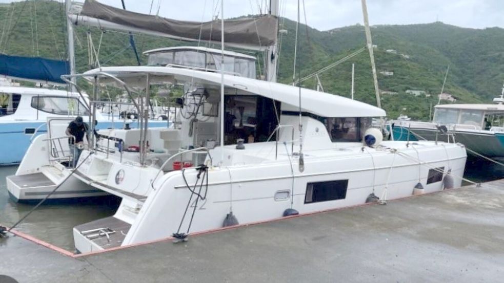 Diesen Katamaran, eine etwa 13 Meter lange Lagoon 42 französischer Bauart, sollte Skipper André Engelhardt nach Panama überführen. Foto: Engelhardt