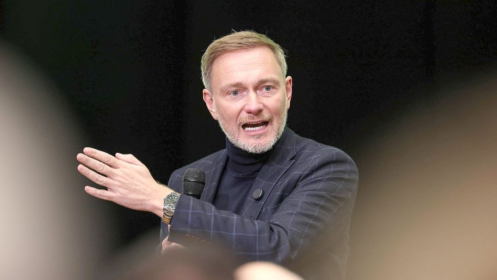 FDP-Chef Christian Lindner sagt nach der gestrigen Abstimmung mit der AfD: „Immerhin herrscht nun Klarheit, dass SPD und Grüne nicht bereit sind zu einem Schulterschluss der demokratischen Parteien, um die notwendigen Veränderungen der Migrationspolitik einzuleiten.“ Foto: IMAGO/osnapix / Marcus Hirnschal
