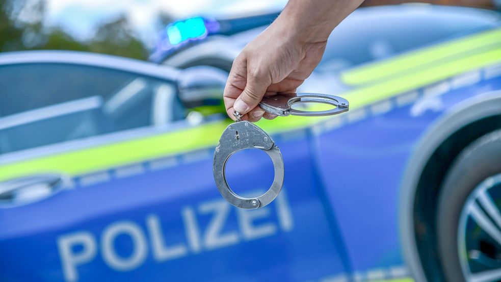 Nach schwerem erpresserischem Menschenraub, gefährlicher Körperverletzung und weiteren Delikten konnte die Polizei Bremen nun zwei Tatverdächtige identifizieren. Foto: imago images / Marius Bulling