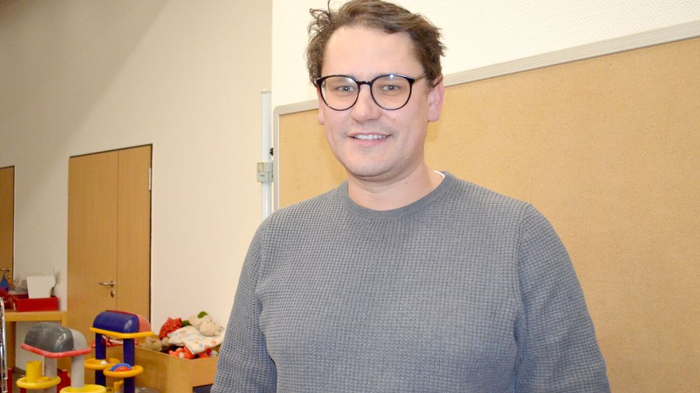 Stefan Krebstakies ist Elternvertreter für die Klassen 1 und 3 an der Osterfehntjer Grundschule. Er findet, die Einzelanträge, die künftig von jedem Elternpaar zu stellen sind, das Gegenteil von Bürokratieabbau. Foto: Fertig