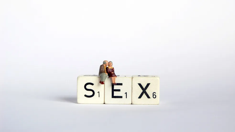 Sexualität im Alter ist immer noch ein Tabuthema. Dabei ist auch die Generation Ü50 noch aktiv. Foto: IMAGO/Steinach