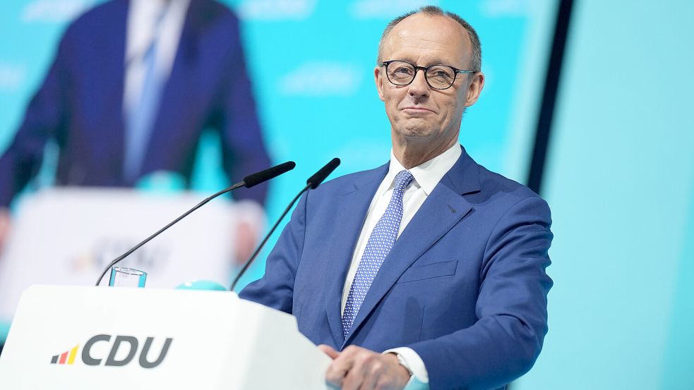 Hat die Partei auch nach der umstrittenen Abstimmung mit der AfD geschlossen hinter sich: Unions-Kanzlerkandidat Friedrich Merz (CDU) Foto: IMAGO/Political-Moments