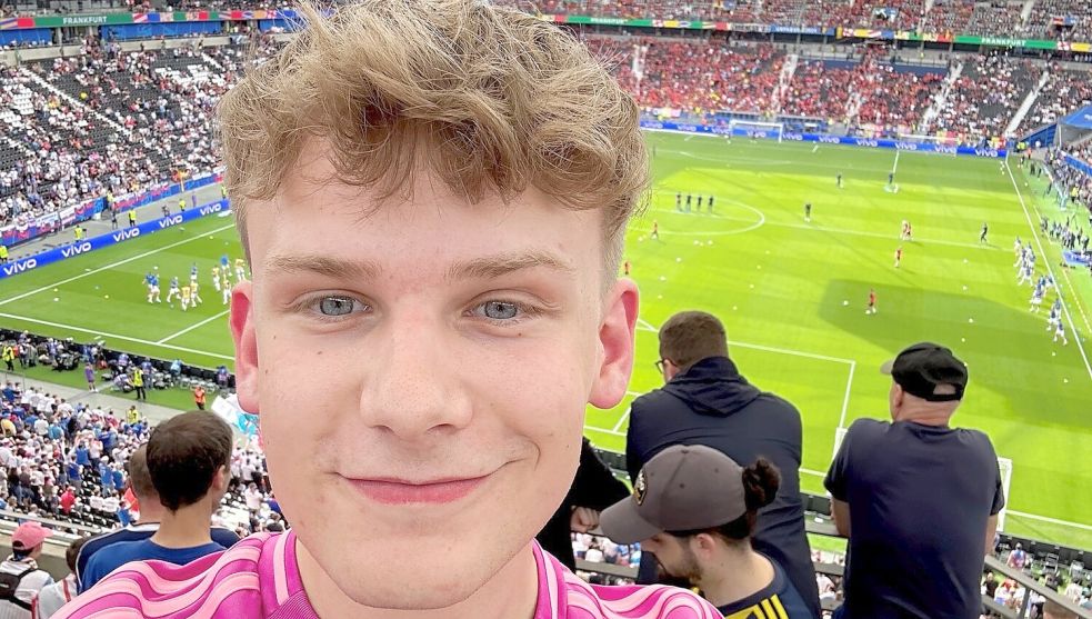 Der Elisabethfehner besucht gerne Fußballspiele.