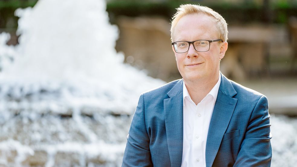 Der SPD-Politiker möchte, dass das Oldenburger Münsterland weltoffen und tolerant bleibt.