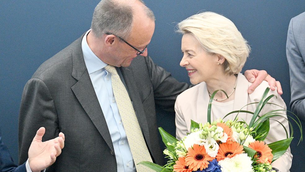 Was verbindet Friedrich Merz (l.) und Ursulay von der Leyen? Beide CDU-Politiker seien an internationaler Zusammenarbeit interessiert, gut vertraut mit den USA und affin zu Frankreich. Foto: dpa/Sebastian Gollnow