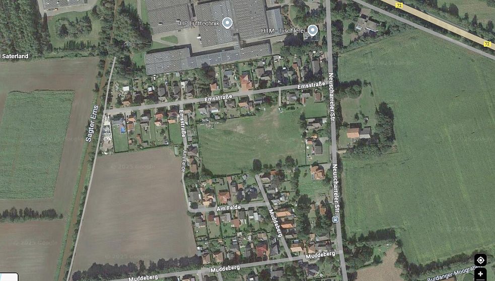 Das kleine Neubaugebiet Muddemor in Sedelsberg entsteht auf der freien Fläche zwischen den Straße Neuscharreler Straße und Emsstraße. Demnächst soll es in die Vermarktung gehen. Screenshot: Google Maps