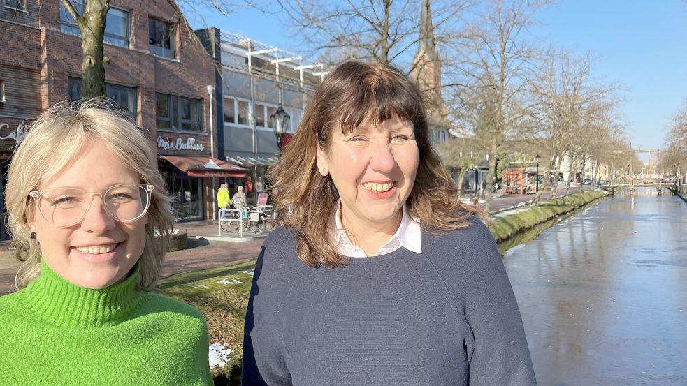 Kümmern sich um die Leerstände in Papenburg: Sabine Pinkernell (links) und Petra Jordan von den Papenburg-Locals. Foto: Michael Kierstein