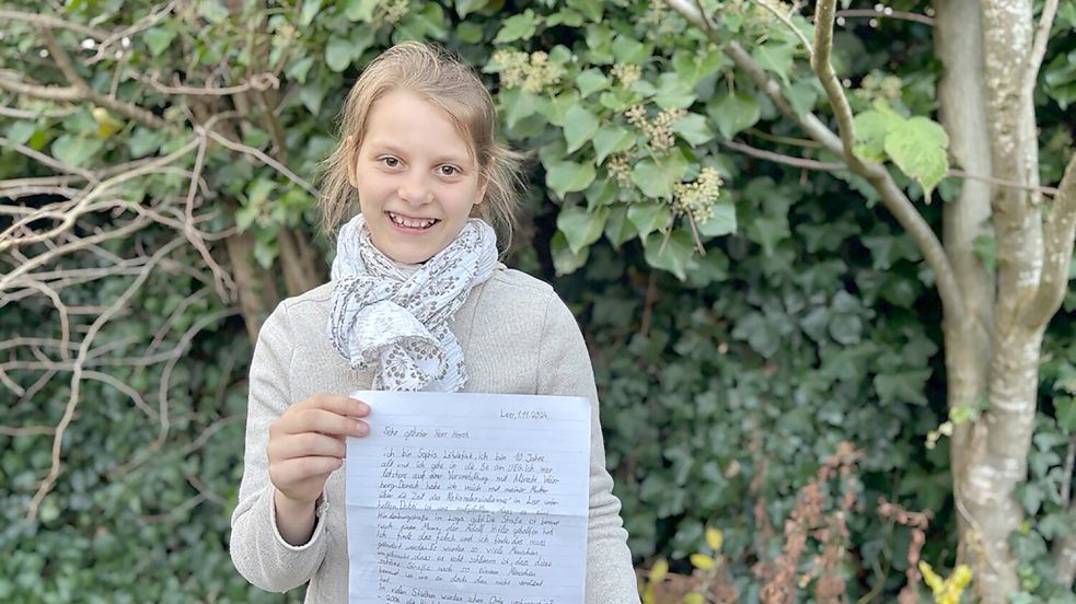 Sophia Löhdefink hatte im vergangenen Jahr einen Brief an den Leeraner Bürgermeister Claus-Peter Horst geschrieben. Foto: Heinig/Archiv