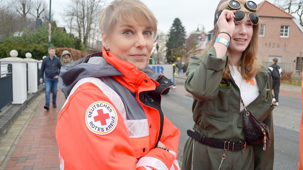 Mareike Welle von der DRK-Bereitschaft Sedelsberg erlebte den Umzug als friedlich und ruhig. Foto: Fertig
