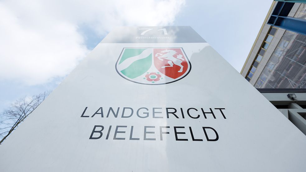 Am Landgericht Bielefeld soll es Medienberichten zufolge zu Schüssen gekommen sein. Foto: dpa/Friso Gentsch